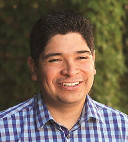 Dr. Samuel Sandoval Solis